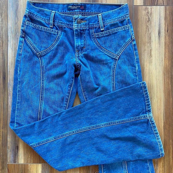 American Eagle Outfitters Denim - American Eagle Outfitters low rise flared jeans